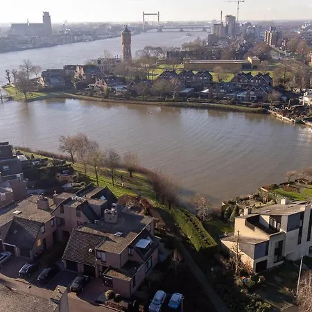 Aan De Maas * Zwijndrecht