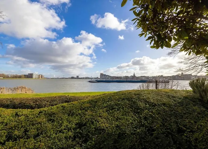 Aan De Maas Zwijndrecht